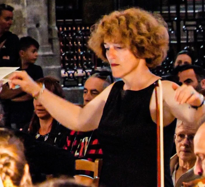 Émilie Postel-Vinay dirige l'Orchestre de la Bastille
